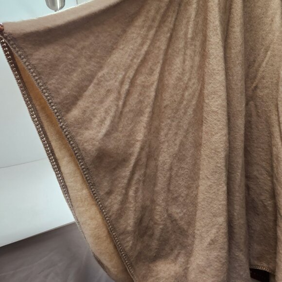 Alpaca Wool Cape w/ Attached Scarf Made in Peru - Picture 10 of 11